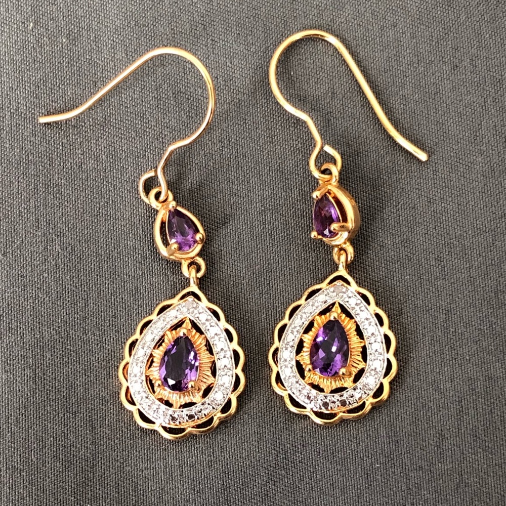 NWOT. Disney Princess Jasmine inspired earrings.